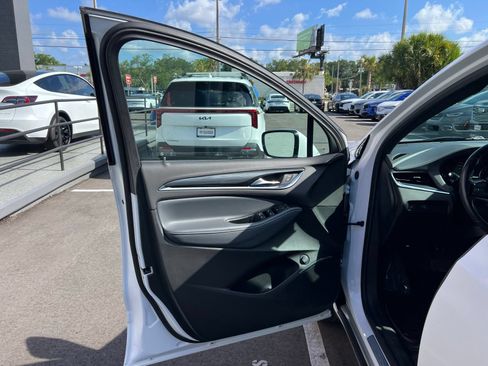 Used 2023 Buick Enclave Essence FWD image 23