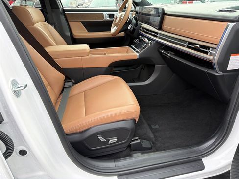 Used 2025 Hyundai Santa Fe Limited image 13