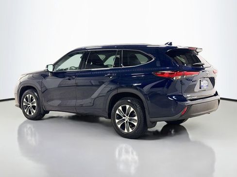 Used 2021 Toyota Highlander XLE image 5