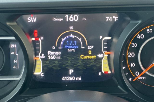 Used 2025 Jeep Wrangler Unlimited Sahara AWD/4WD image 30