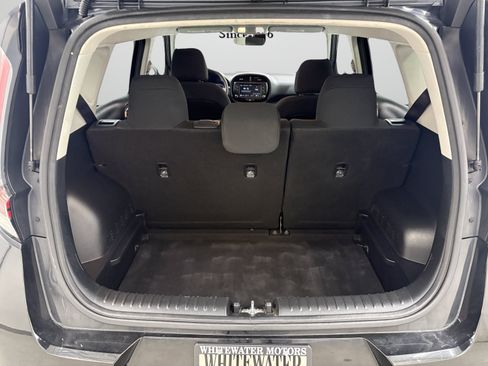 Used 2023 Kia Soul LX w/ Option Group 015 FWD image 8
