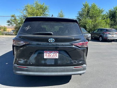 Used 2025 Toyota Sienna LE FWD image 8