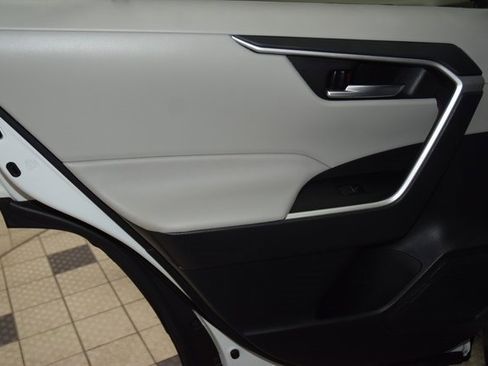 Used 2024 GMC Yukon Denali Ultimate image 46