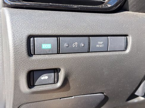 Used 2022 Nissan Sentra SV image 13