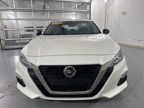 Used 2019 Nissan Altima 2.5 SR w/ SR Premium Package image 3