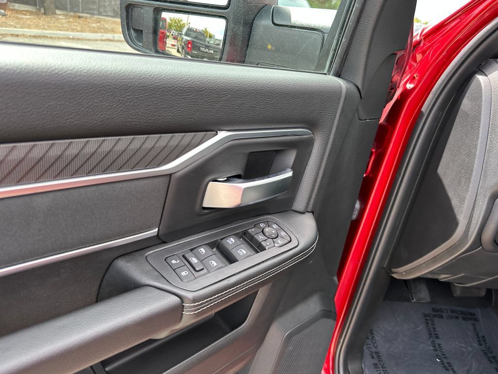 New 2026 RAM 2500 Big Horn AWD/4WD image 19