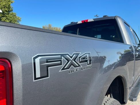 Used 2022 Ford F250 Lariat w/ Black Appearance Pkg image 24