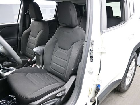 Used 2022 Jeep Renegade Latitude AWD/4WD image 13