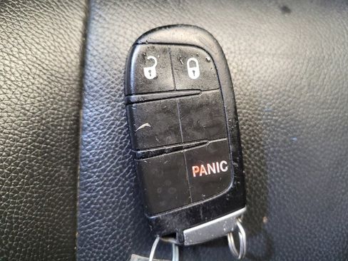 Used 2016 Dodge Durango SXT image 32