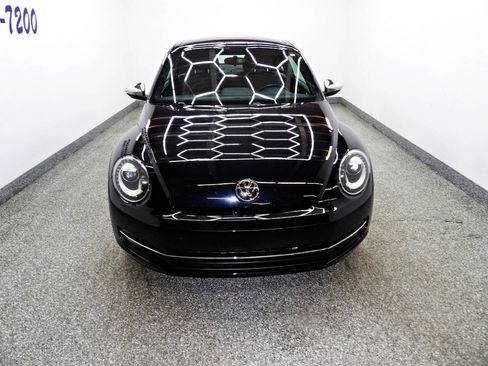 Used 2013 Volkswagen Beetle Turbo image 2