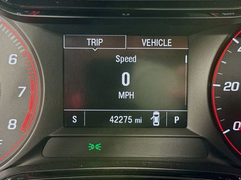 Used 2024 Chevrolet Trax RS FWD image 14