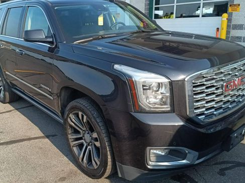 Used 2020 GMC Yukon Denali w/ Denali Premium Package AWD/4WD image 3