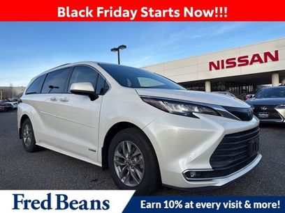 Used 2021 Toyota Sienna XLE
