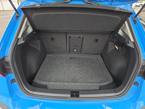 Used 2022 Volkswagen Taos SE w/ Panoramic Sunroof Package image 34