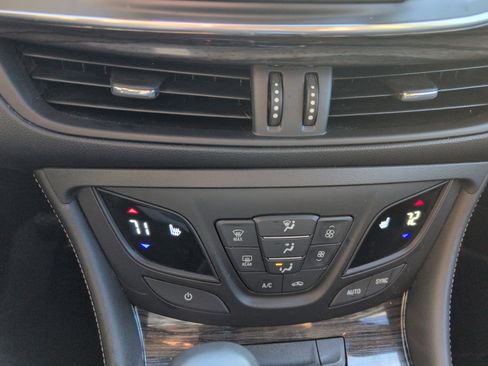 Used 2017 Buick Envision Essence image 23