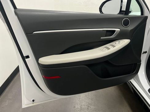 Used 2025 Hyundai Sonata SEL FWD image 11