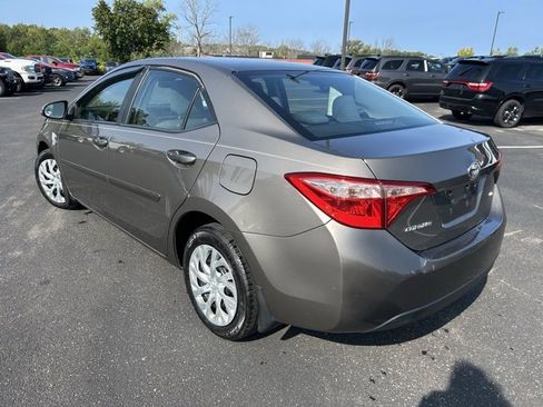 Used 2018 Toyota Corolla LE image 5