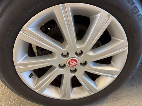 Used 2019 Jaguar E-PACE R-Dynamic S image 37