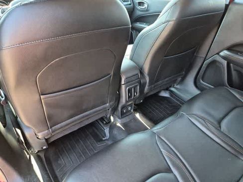 Used 2018 Jeep Compass Limited w/ Navigation Group AWD/4WD image 18
