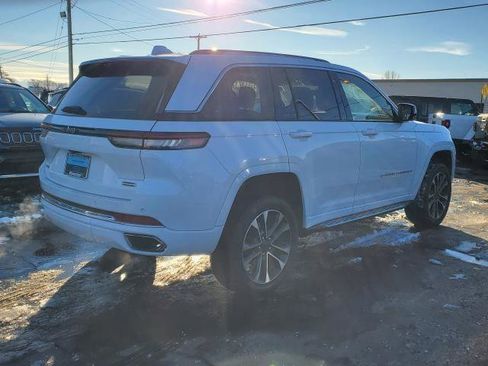 Used 2022 Jeep Grand Cherokee Overland w/ Adv Protech Group III image 4