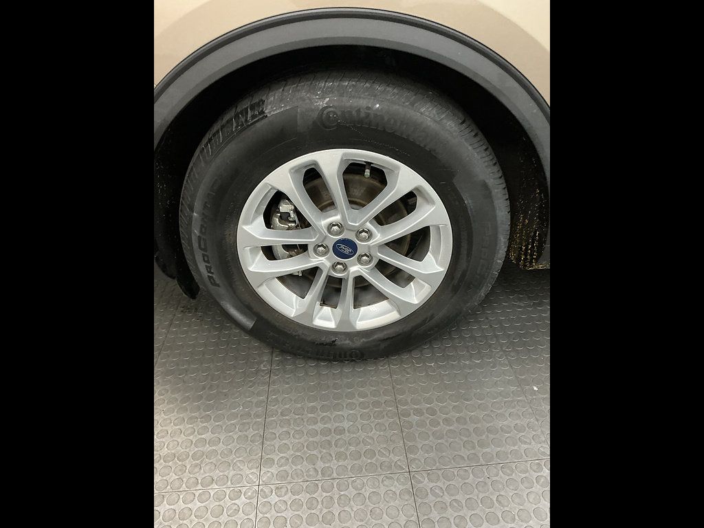 Used 2020 Ford Escape SE FWD image 34