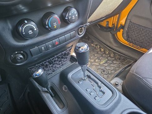 Used 2014 Jeep Wrangler Unlimited Sport w/ Quick Order Package 24S AWD/4WD image 17