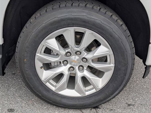 Used 2023 Chevrolet Silverado 1500 Custom image 10