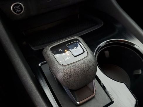 Used 2021 Nissan Rogue S image 28