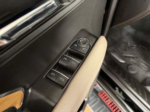 Used 2024 GMC Canyon Denali AWD/4WD image 18
