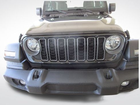 Used 2025 Jeep Wrangler Sport AWD/4WD image 20