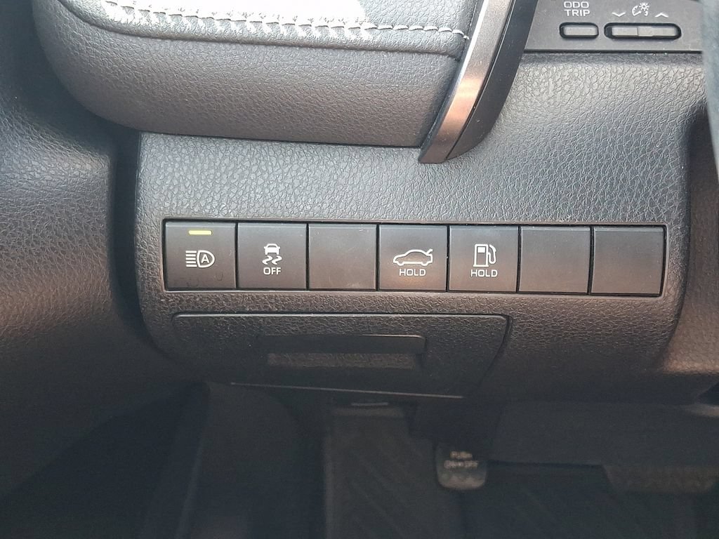 Used 2022 Toyota Camry SE FWD image 22