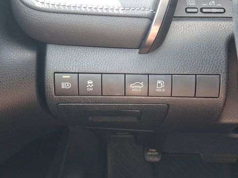 Used 2022 Toyota Camry SE FWD image 22