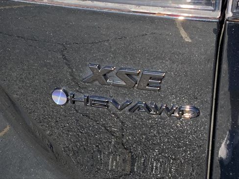 Used 2026 Toyota Corolla Cross AWD Hybrid w/ Convenience Package image 9