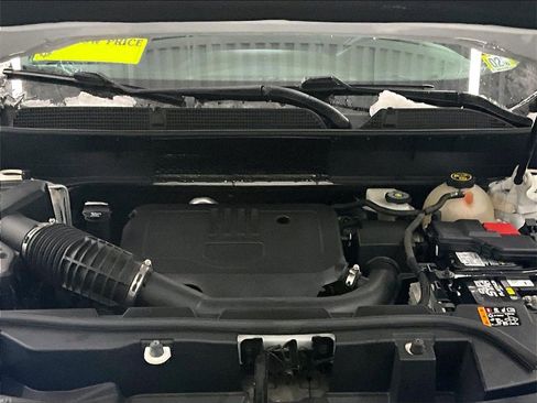 Used 2023 GMC Acadia SLT image 29