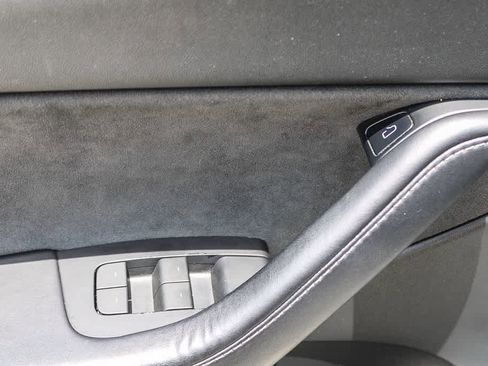 Used 2022 Tesla Model Y Performance AWD/4WD image 18
