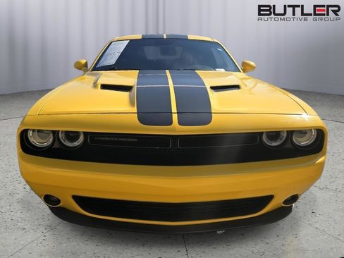 Used 2018 Dodge Challenger SXT Plus image 2