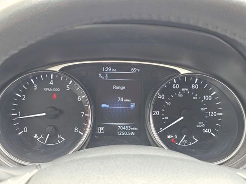 Used 2016 Nissan Rogue SL w/ SL Premium Package FWD image 27