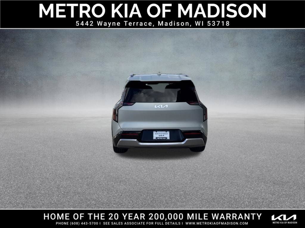 Used 2024 Kia EV9 Land AWD/4WD image 5