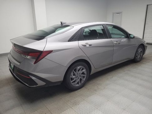 Used 2024 Hyundai Elantra SEL FWD image 10