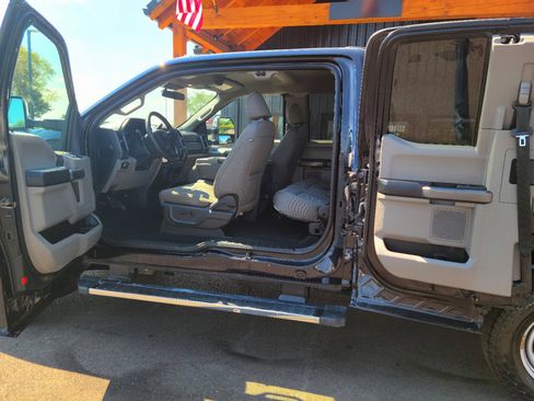 Used 2022 Ford F250 XLT w/ XLT Premium Package image 7