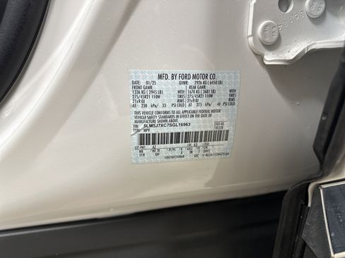 Used 2025 Lincoln Aviator Reserve AWD/4WD image 36