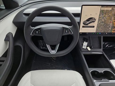 Used 2024 Tesla Model 3 Standard Range RWD image 15