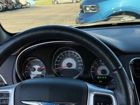 Used 2013 Chrysler 200 Limited FWD image 5