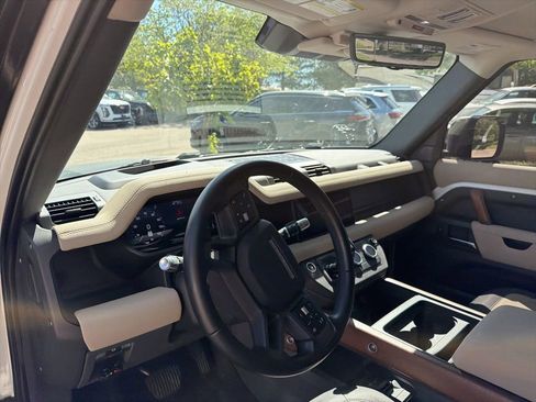 Used 2021 Land Rover Defender 90 X-Dynamic S AWD/4WD image 12