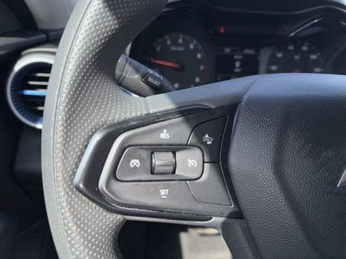 Used 2025 Chevrolet Trax LS w/ LS Convenience Package image 35