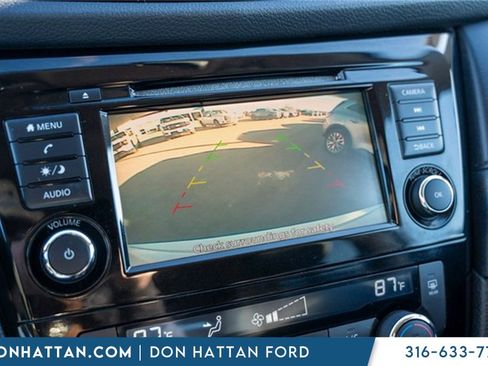 Used 2018 Nissan Rogue SV image 19