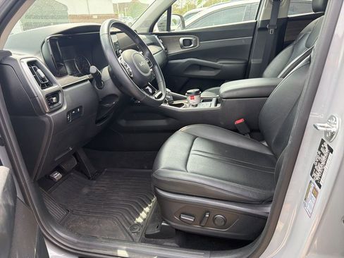 Used 2023 Kia Sorento S w/ Panoramic Sunroof Package image 10