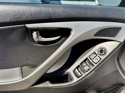 Used 2016 Hyundai Elantra Value Edition FWD image 19