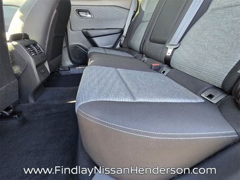 Used 2023 Nissan Rogue SV image 12