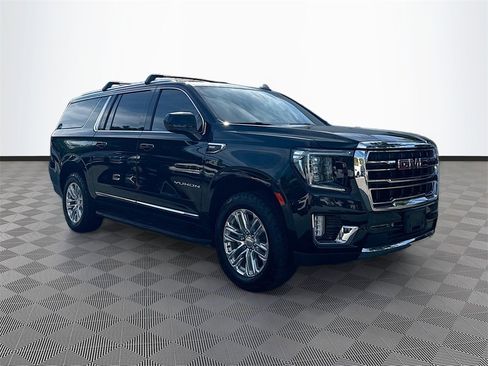 Used 2022 GMC Yukon XL SLT image 4